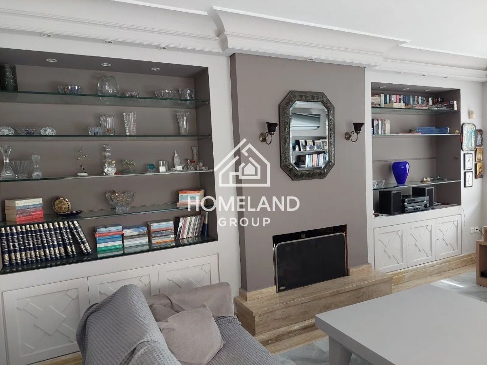 (For Sale) Redidential Floor Apartment || Voula / Kalymniotika - 139sq 3B/R, 590000€